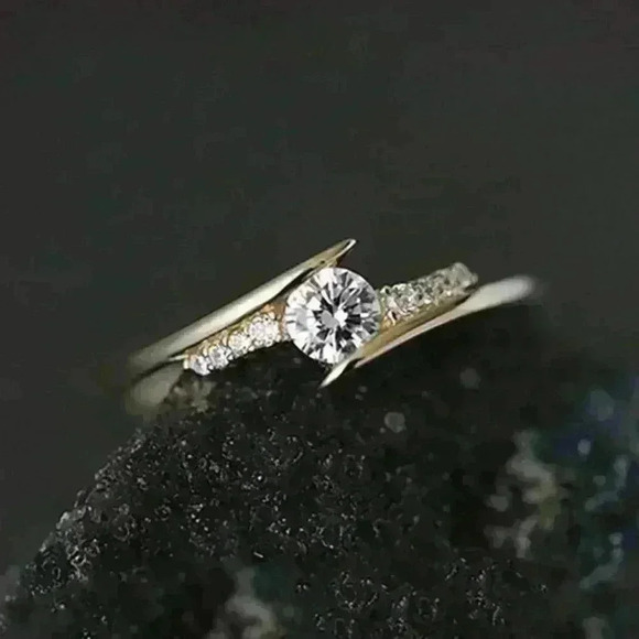 ✨14K Gold Plated Round Cut Moissanite Delicate Ring, GPMB1553-7 - Picture 1 of 4